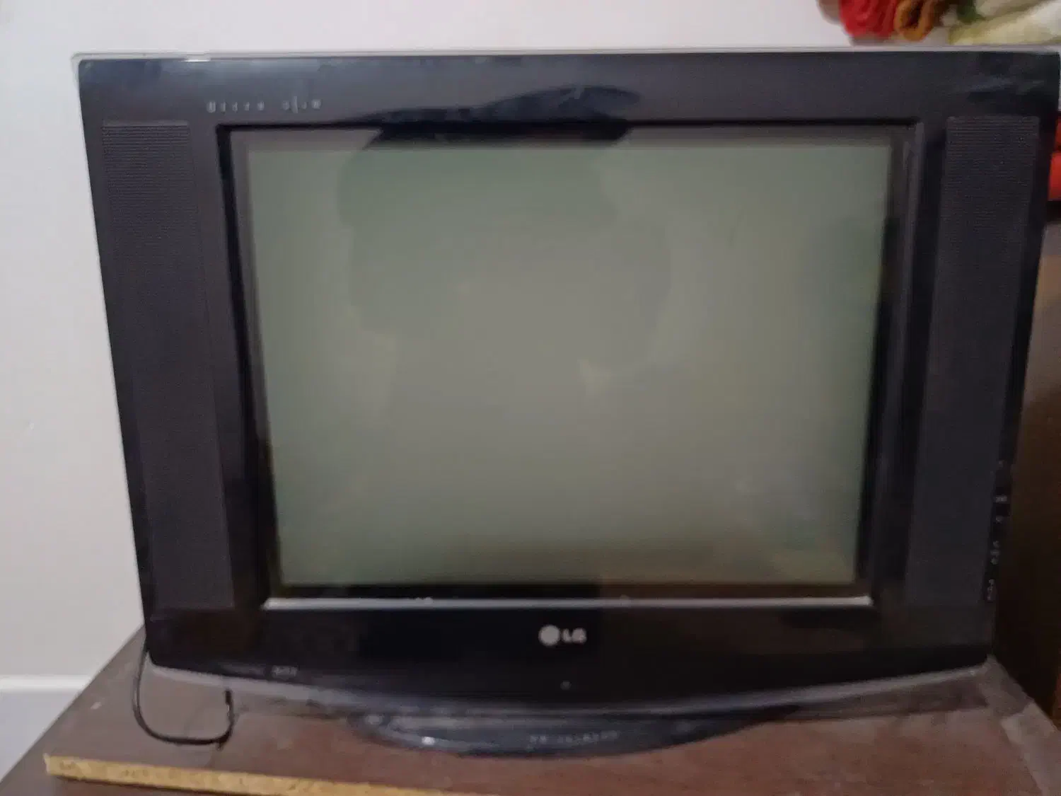 تلویزیون ال جی همراه با میز|تلویزیون و پروژکتور|رامهرمز, |دیوار