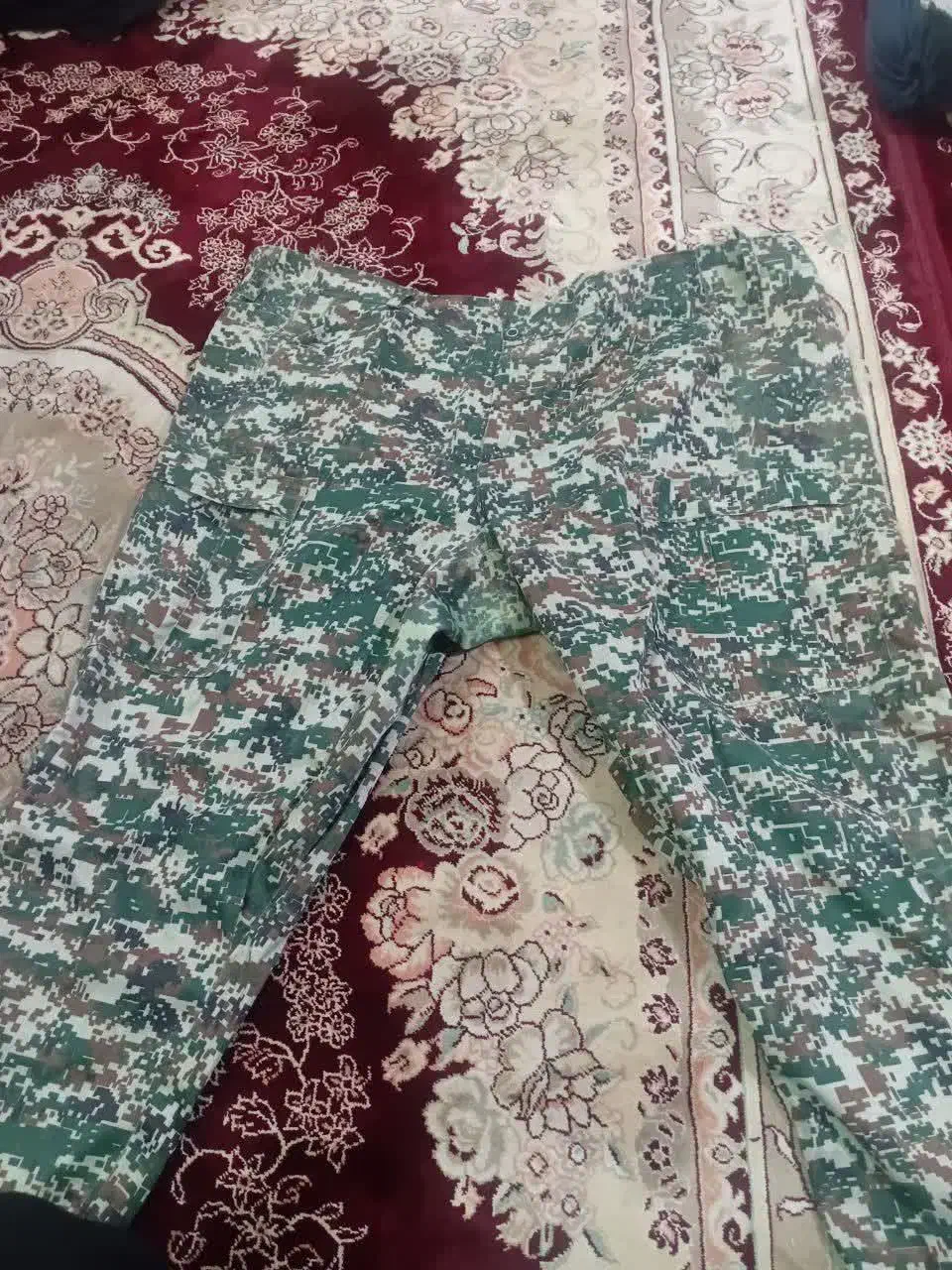 لباس نظامی و کوهنوردی سایز خیلی بزرگ|لباس|قدس, شهر‌قدس|دیوار