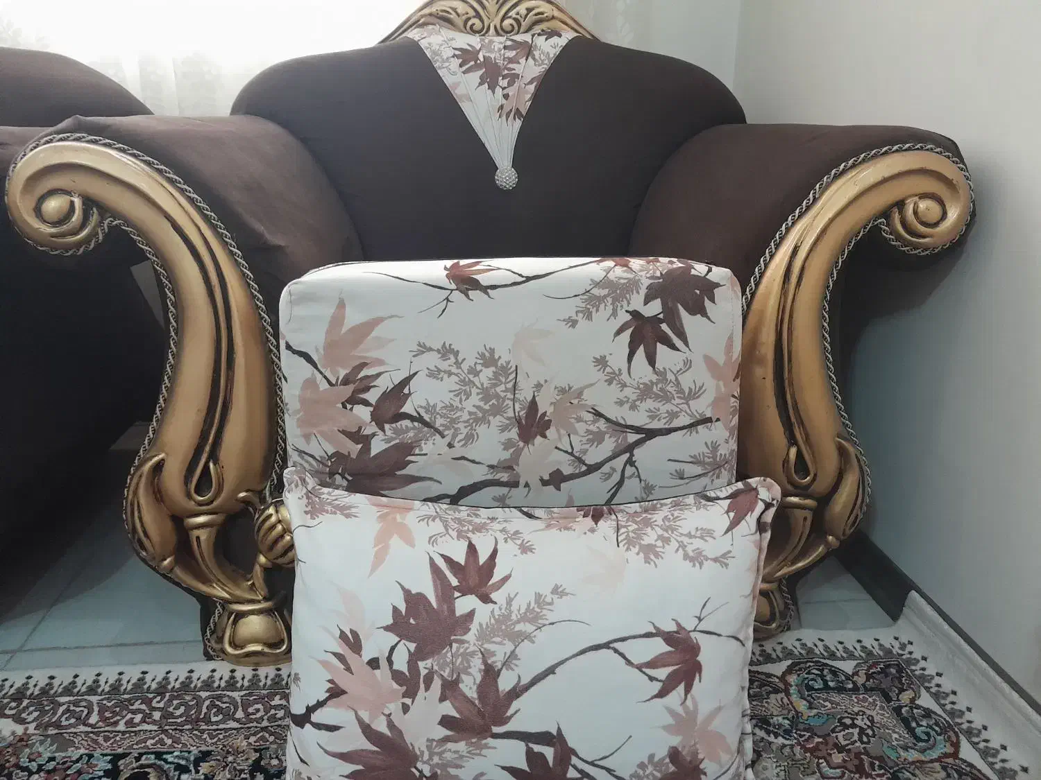 مبل راحتی ۷نفره تمیز و مرتب|مبلمان خانگی و میز عسلی|مشکیندشت, |دیوار