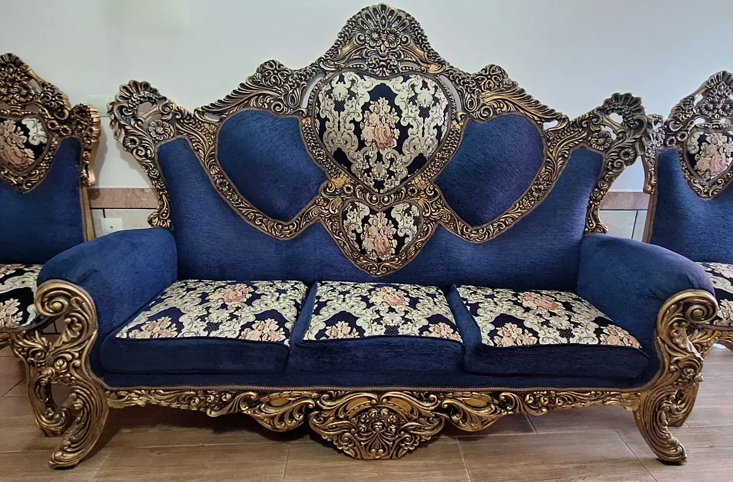 فروش مبل سلطنتی ۹ نفره|مبلمان خانگی و میز عسلی|کازرون, |دیوار