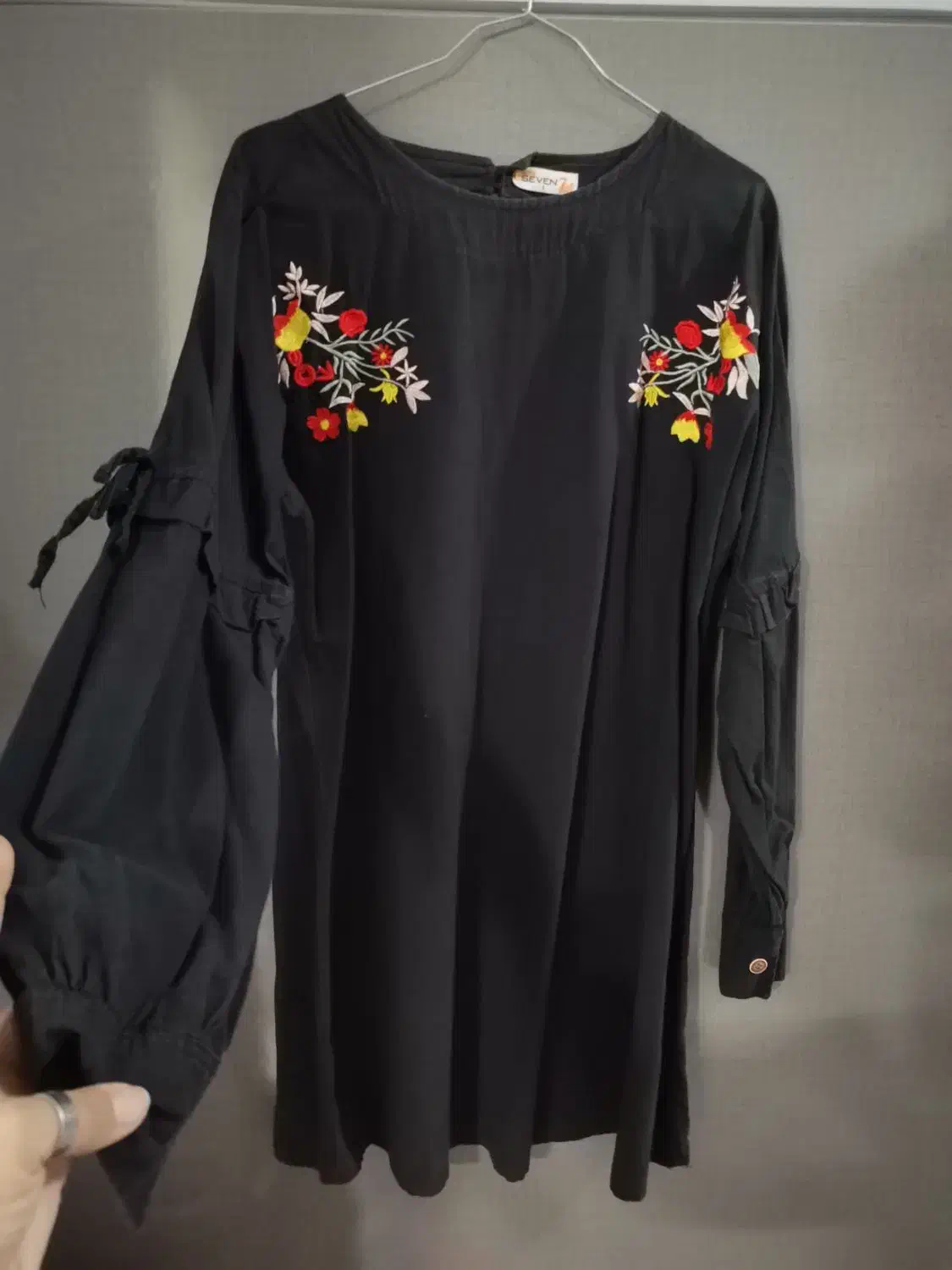 مانتو|لباس|مشهد, نظام دوست|دیوار