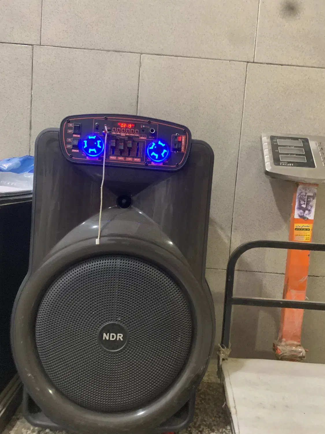 اسپیکر چمدانی|پخش‌کننده همراه|کلاله, |دیوار