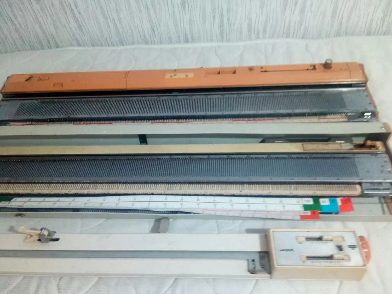 ماشین بافتنی برادر830|چرخ خیاطی و ریسندگی|تالش, هشتپر|دیوار