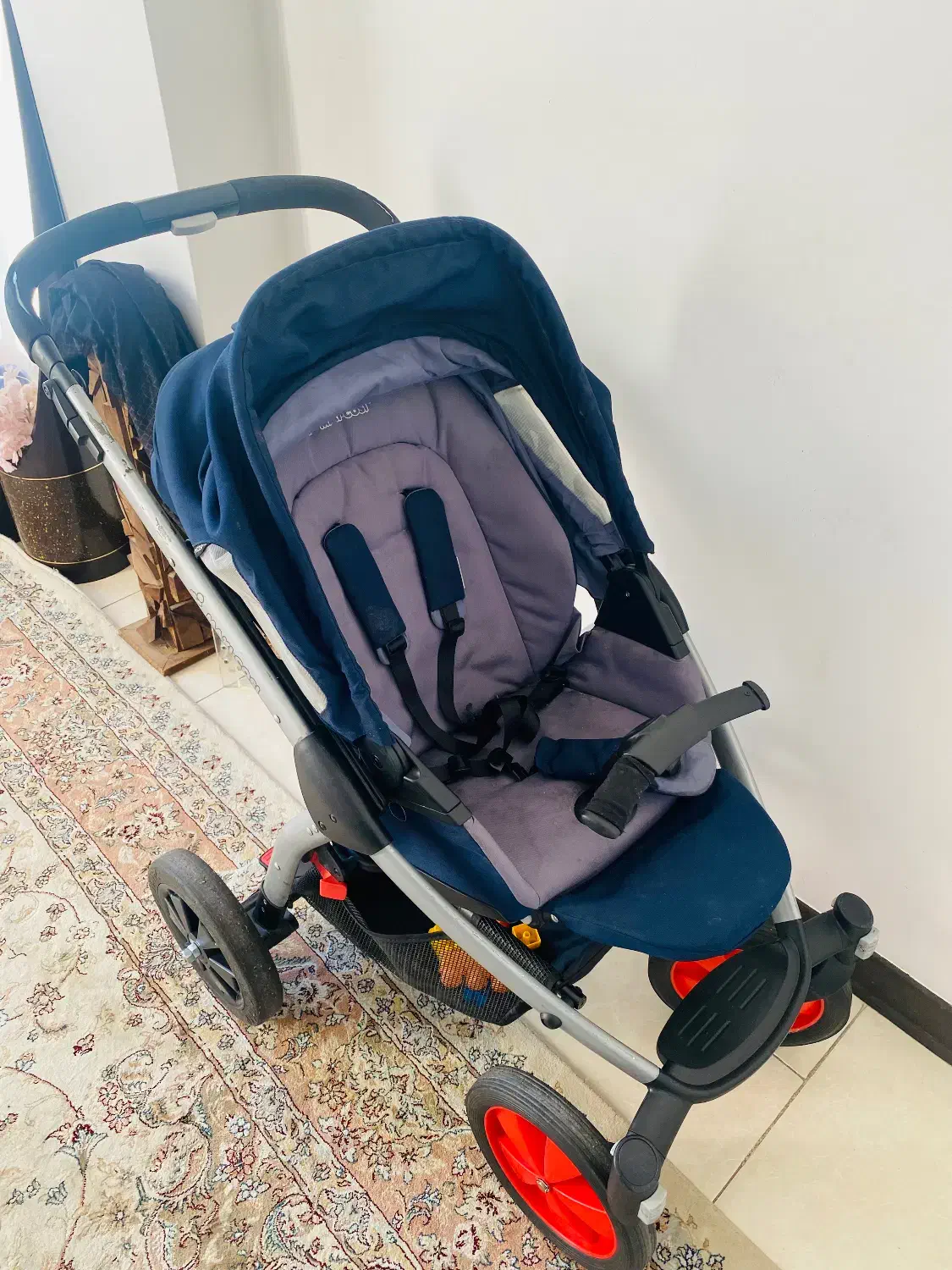 کالسکه مکسی کوزی|کالسکه و لوازم جانبی|اندیشه, اندیشه فاز ۱|دیوار