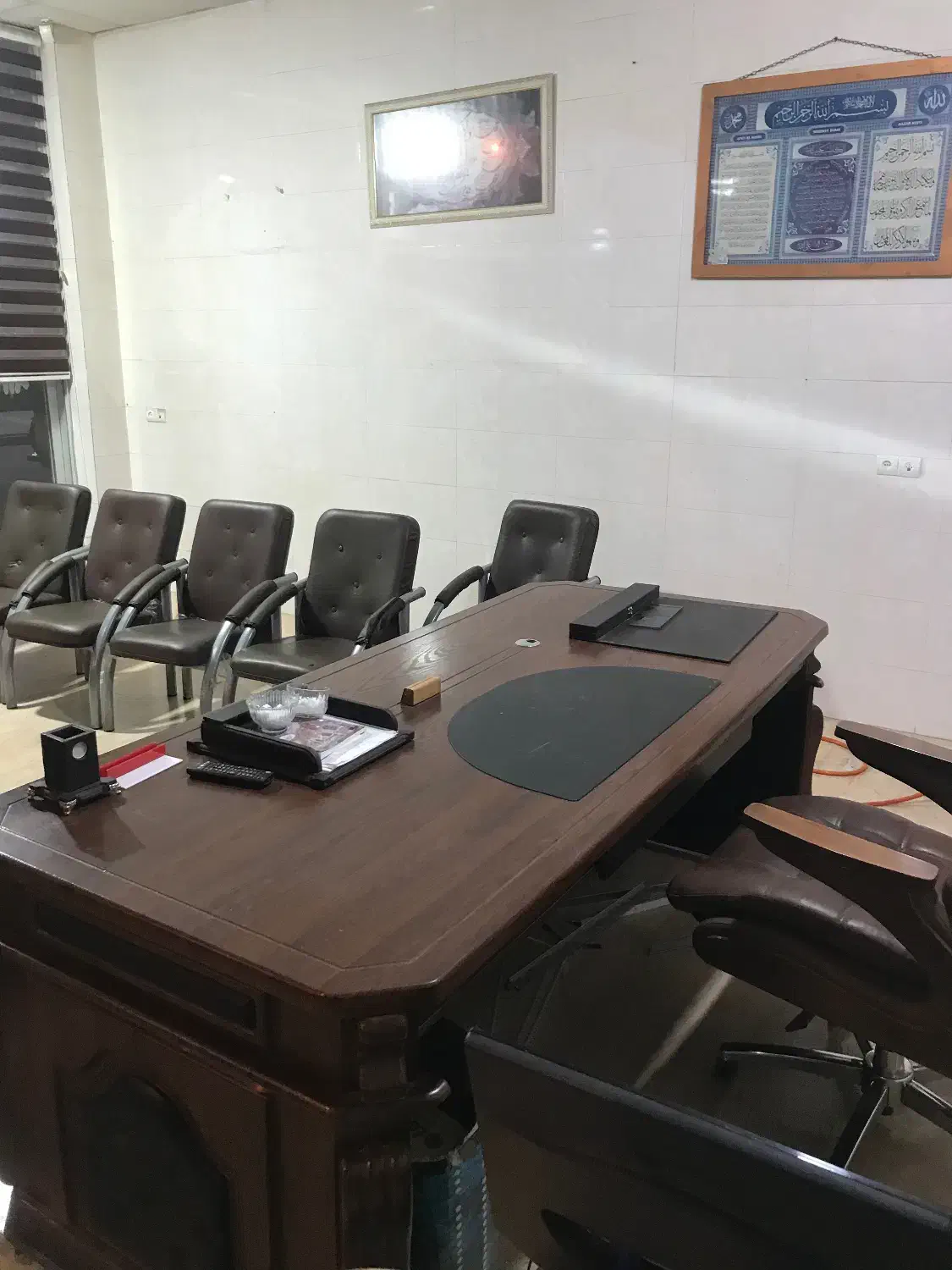 میز صندلی|صندلی و نیمکت|اقبالیه, |دیوار