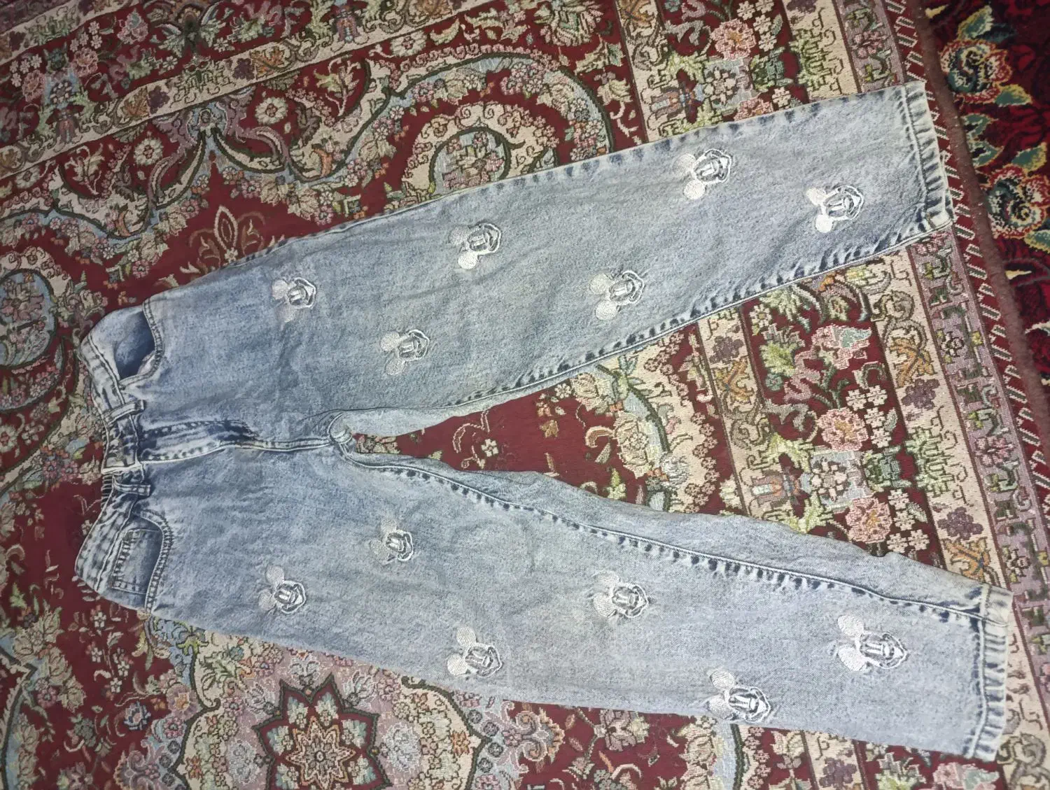 تعدادی  لباس نو|لباس|فسا, |دیوار