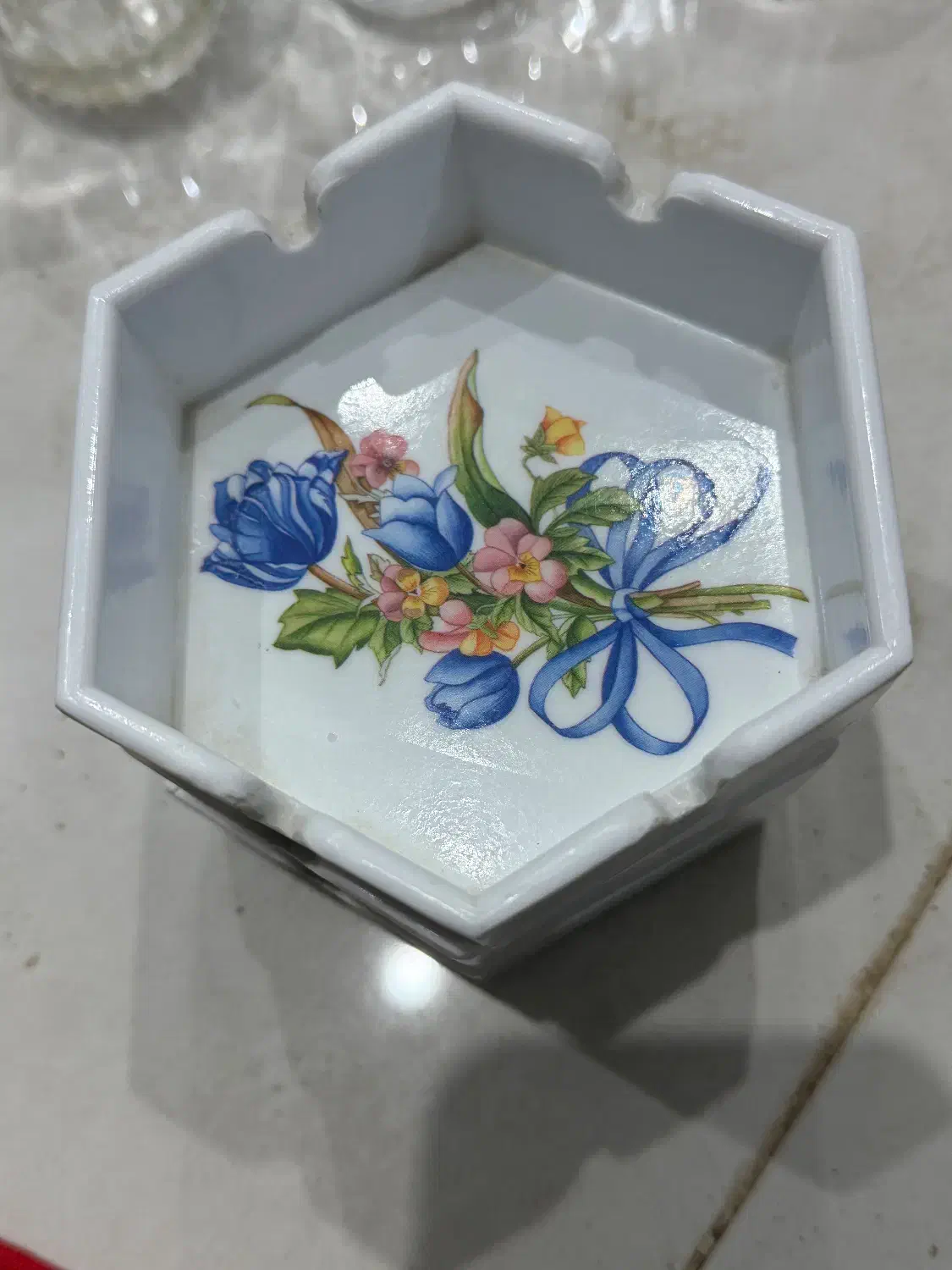 زیر سیگاری|کلکسیون اشیاء عتیقه|شیراز, غدیر جنوبی|دیوار