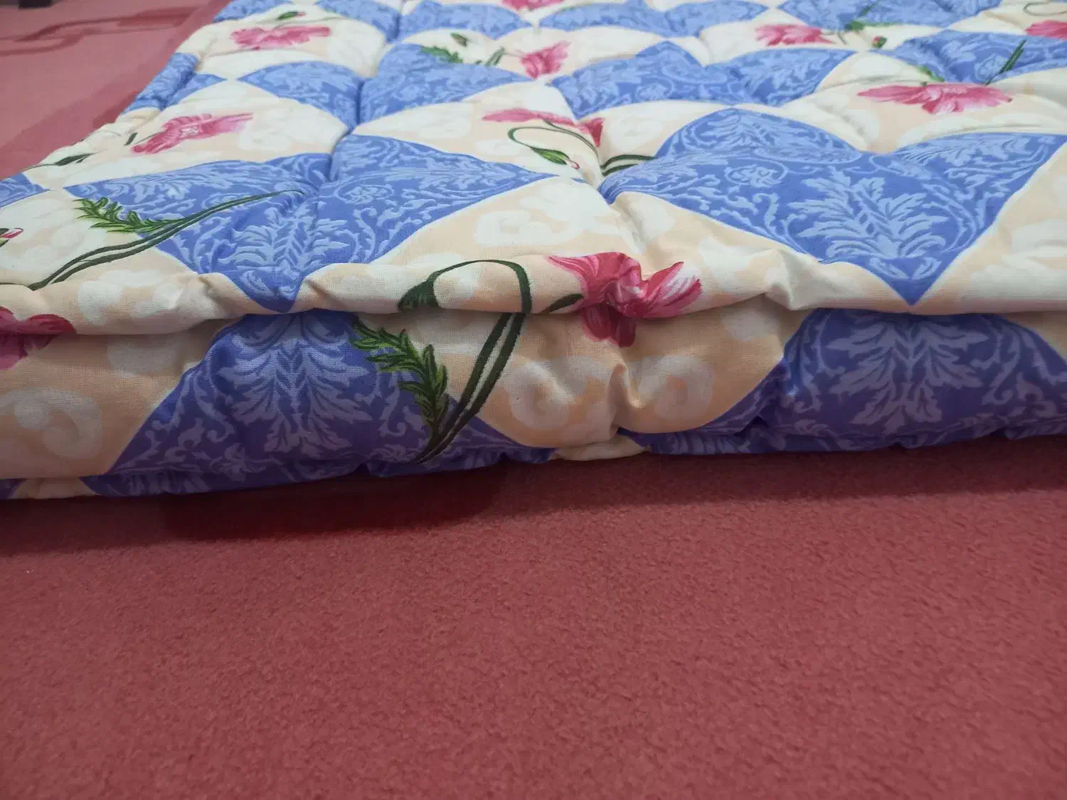 تشک پنبه ای زمینی|رختخواب، بالش، پتو|مریوان, |دیوار