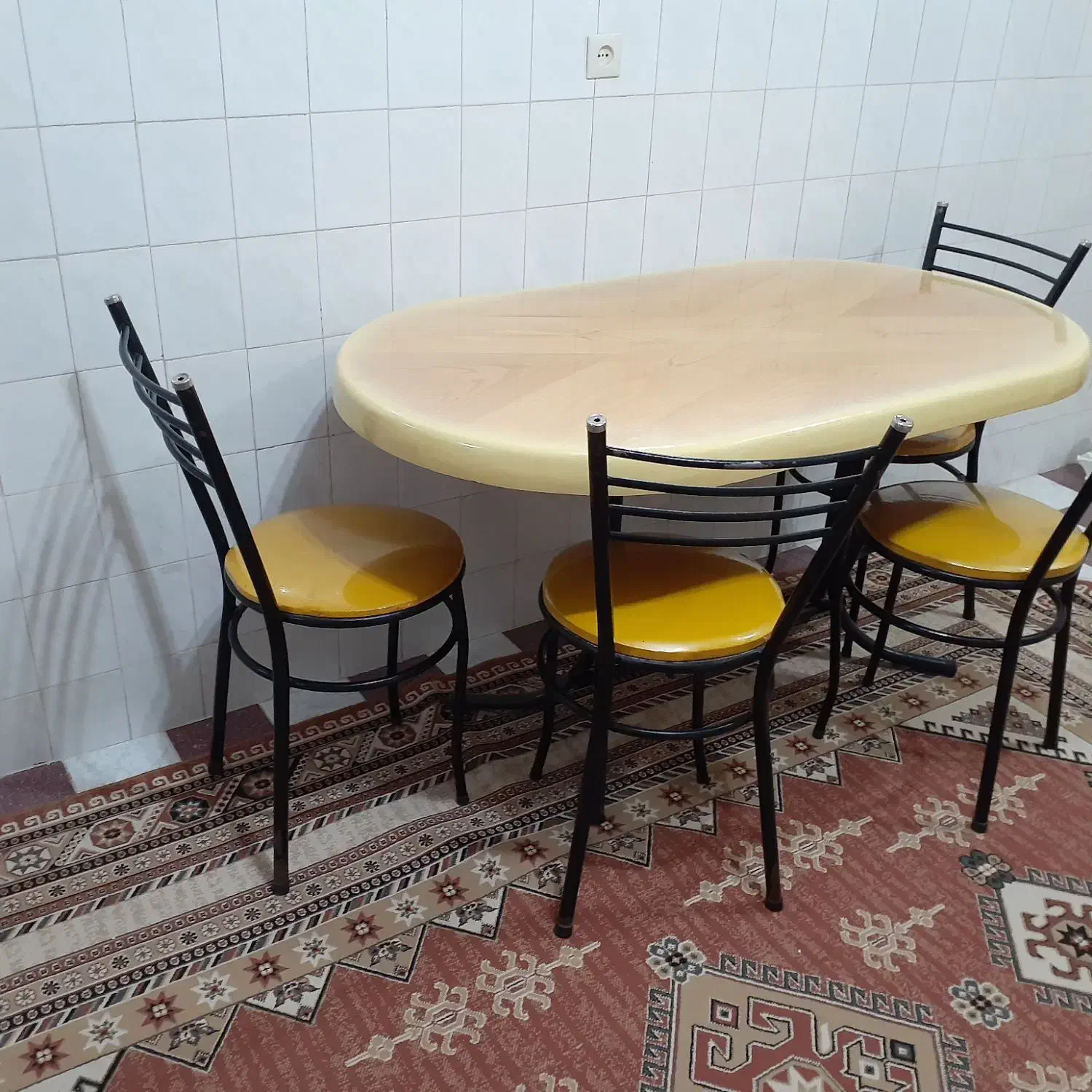 میز ناهار خوری۴ نفره|میز و صندلی غذاخوری|شهرکرد, |دیوار