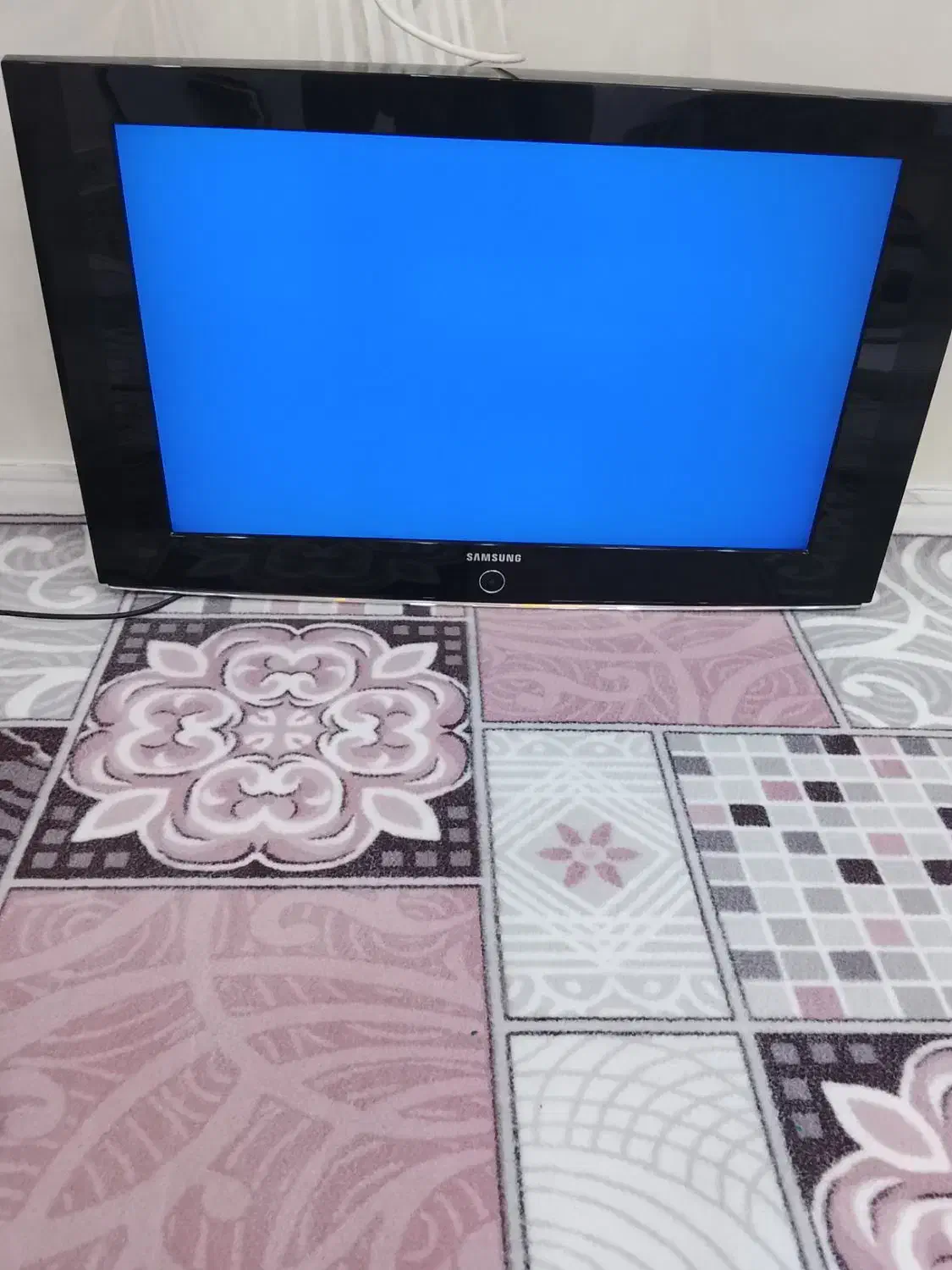 تلوزیون ۳۲|تلویزیون و پروژکتور|رباطکریم, الارد|دیوار