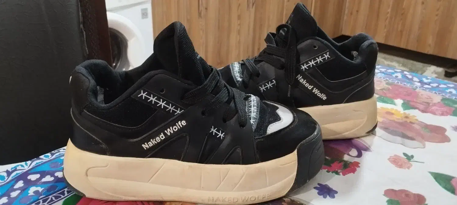 کتانی وارداتی wolf سایز ۴۲|کیف، کفش، کمربند|کلاچای, |دیوار