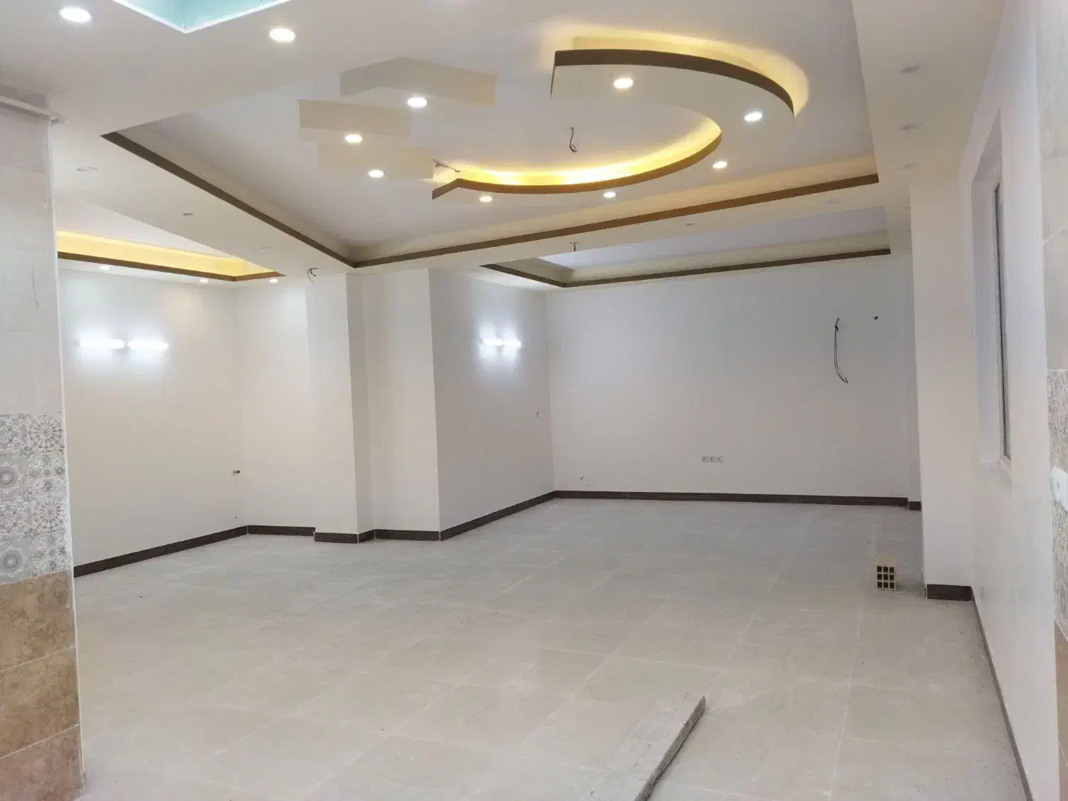 اجاره طبقه اول ماشین رو نوساز|اجارهٔ آپارتمان|لنگرود, |دیوار