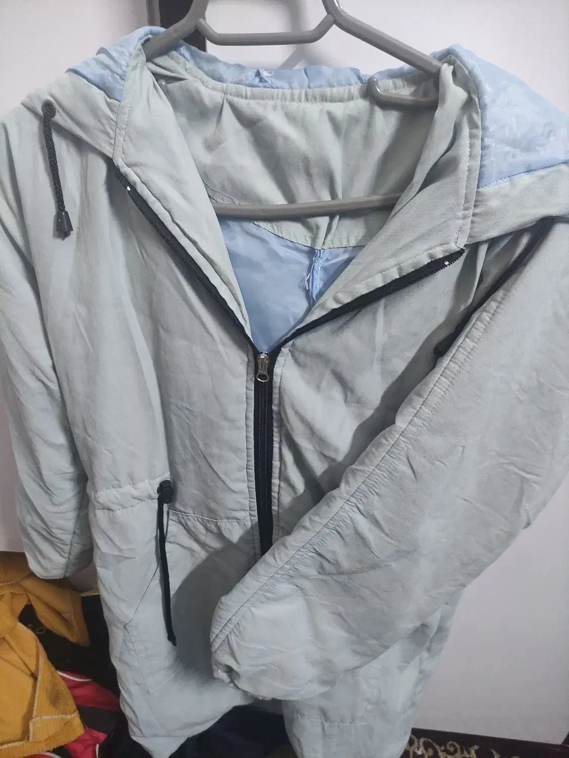 کاپشن|لباس|مشهد, شفا|دیوار