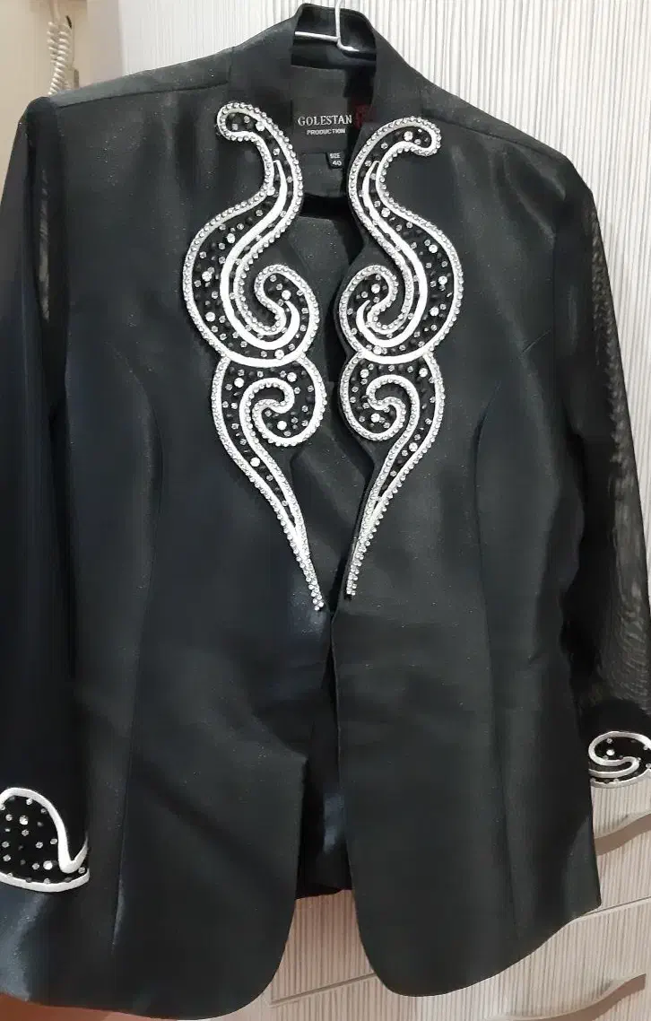 کت دامن|لباس|جهرم, |دیوار