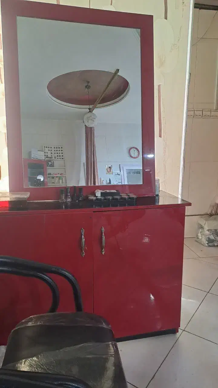 دلاور و ویترین|بوفه، ویترین، کنسول|گلبهار, شهر جدید گلبهار|دیوار