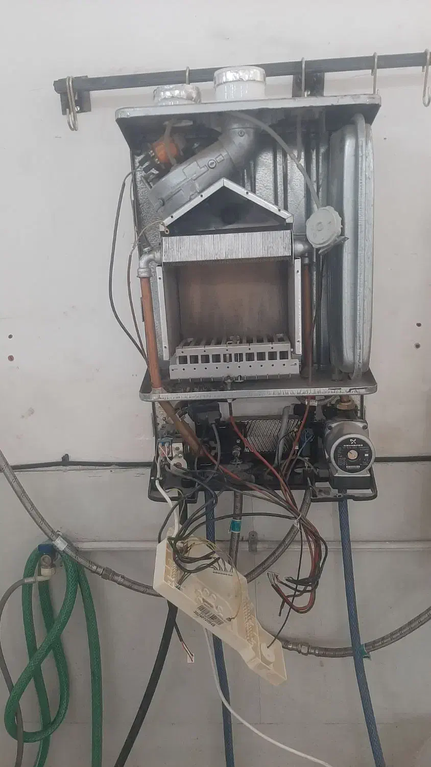 تعمیات تخصصی پکیج|آبگرمکن، پکیج، شوفاژ|قم, پردیسان|دیوار