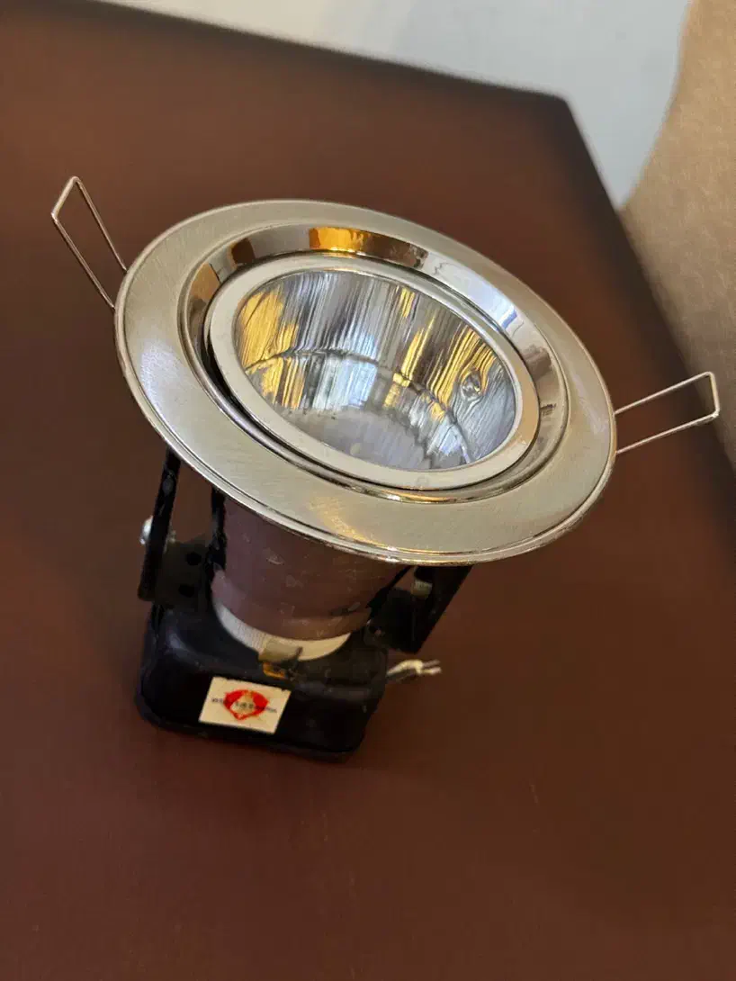 ۴۰ عدد چراغ هالوژن|لامپ و چراغ|کرمان, |دیوار