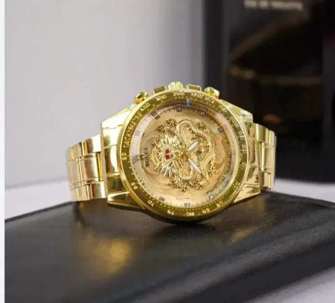 ساعت دراگون طلایی|ساعت|گلبهار, شهر جدید گلبهار|دیوار