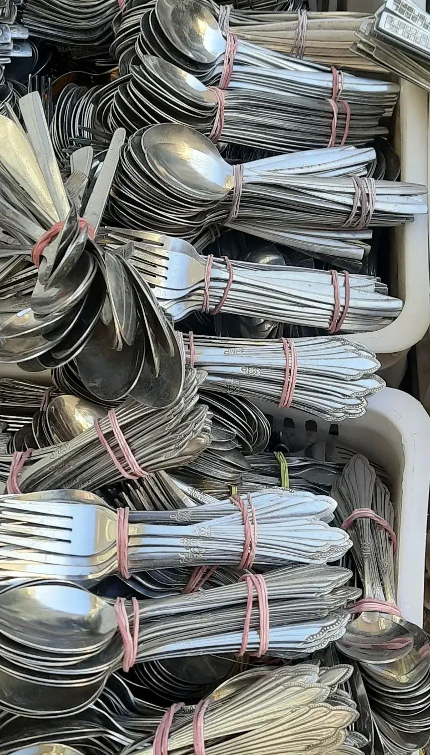 قاشق وچنگال تعداد بالا.|ظروف سرو و پذیرایی|مشهد, پروین اعتصامی|دیوار