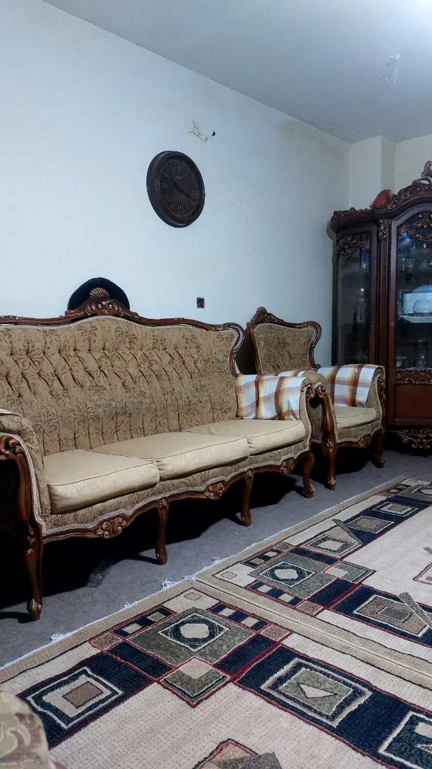 مبل سلطنتی ۷نفره|مبلمان خانگی و میز عسلی|صدرا-فارس, فاز ۱|دیوار