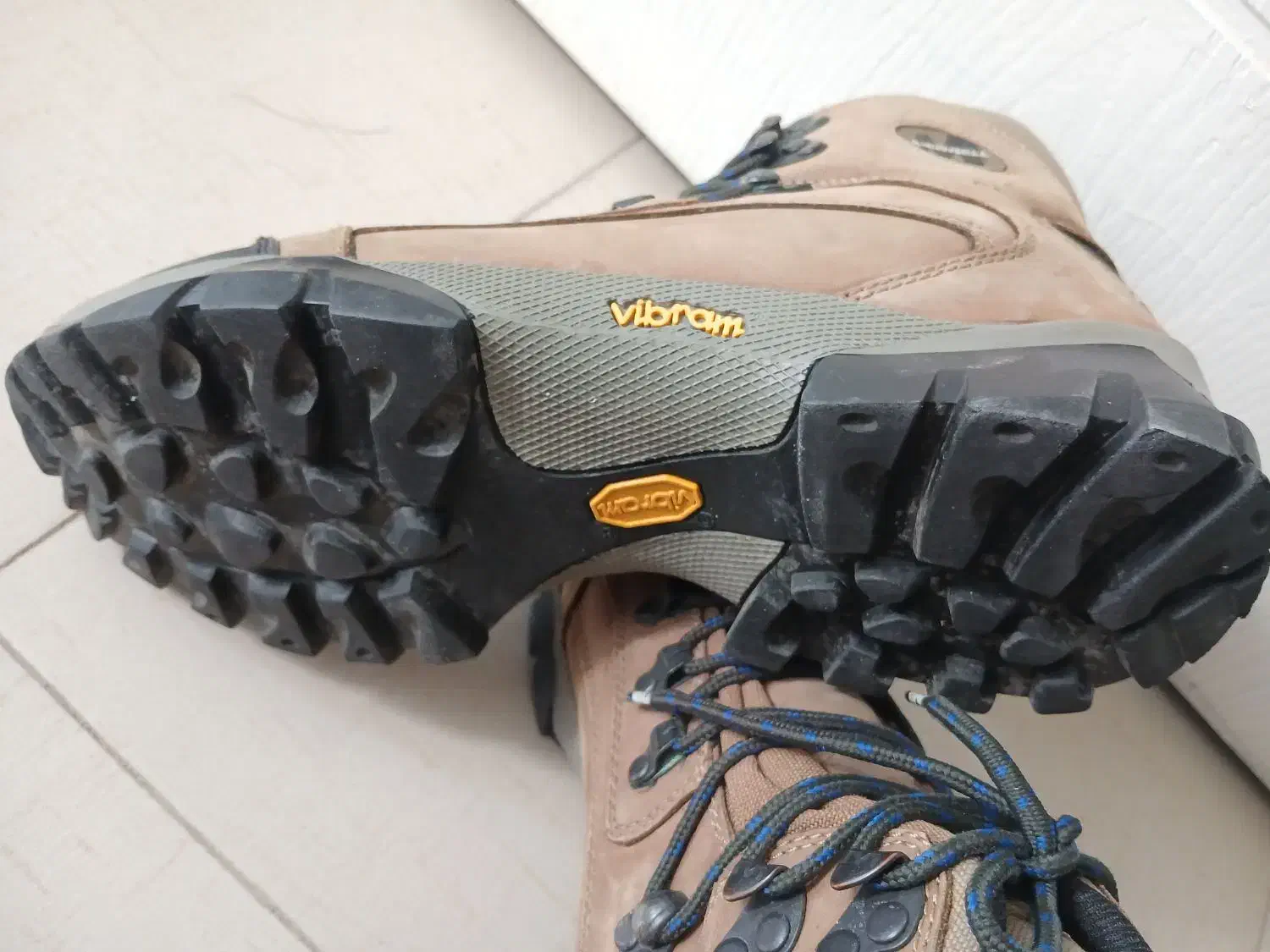 کفش کوهنوردی|کوهنوردی و کمپینگ|اندیشه, اندیشه فاز ۲|دیوار