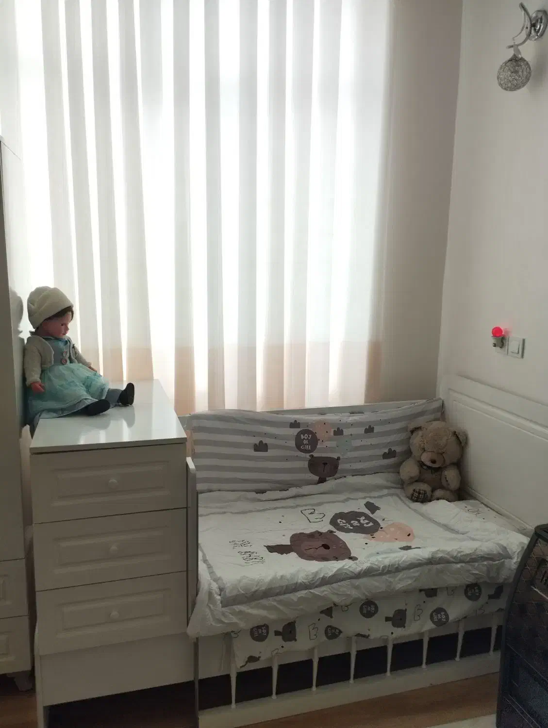 تخت و کمد کودک و نوجوان|تخت و صندلی بچه|تربت جام, والفجر|دیوار