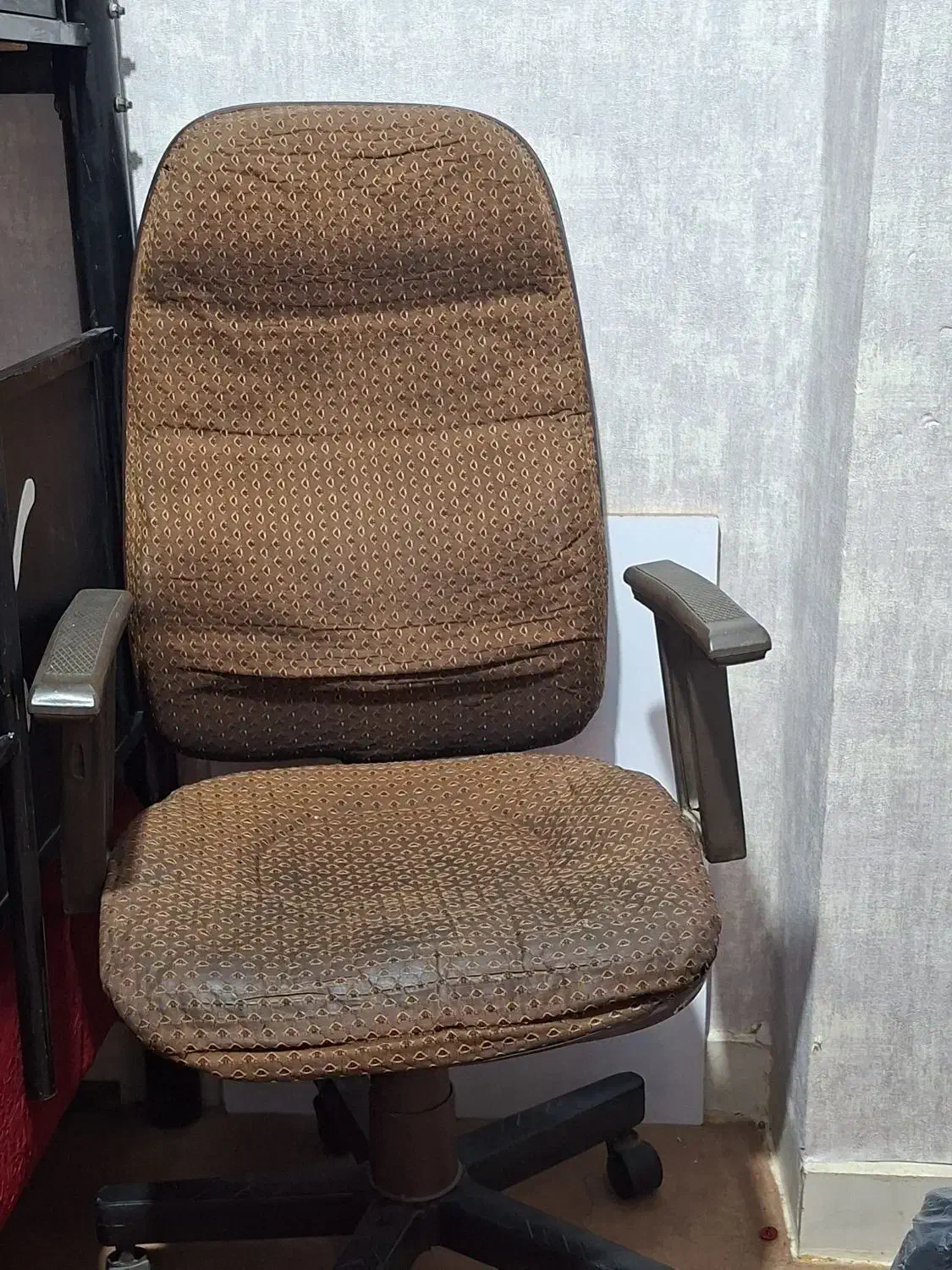 صندلی مدیریتی|صندلی و نیمکت|اهواز, کوروش|دیوار