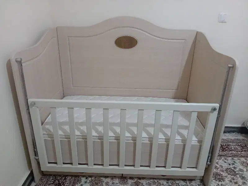 تخت خواب  کودک|تخت و سرویس خواب|فردیس, نگارستان|دیوار