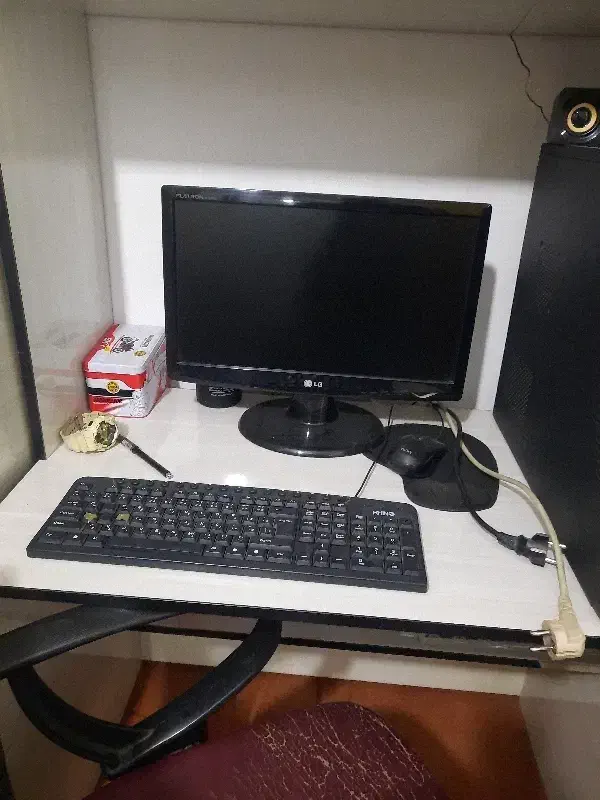 سلام کامپیوتر همراه بامیز صندلی|رایانه رومیزی|سنندج, |دیوار