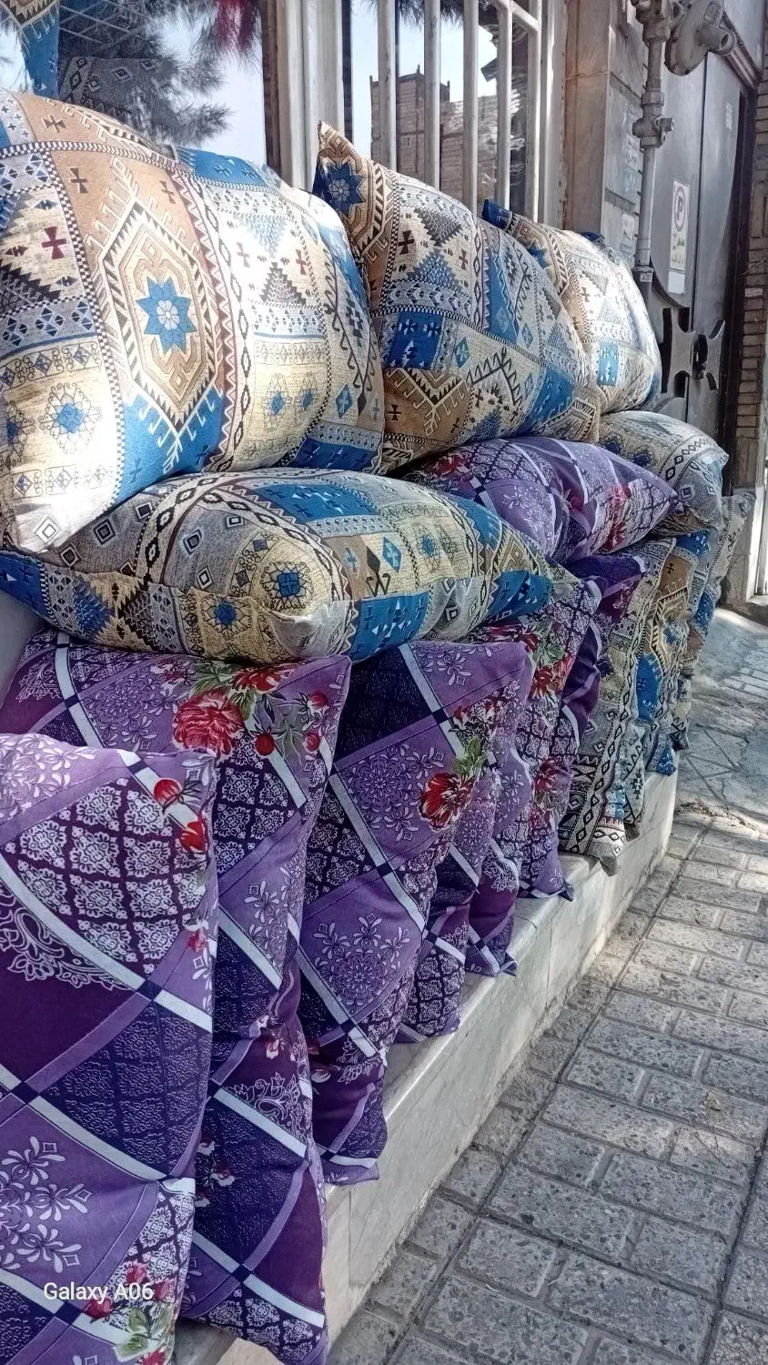 تعداد ۳۰۰ عدد بالشت مونده فقط امروز و فردا ۸۵|رختخواب، بالش، پتو|مشهد, انقلاب|دیوار
