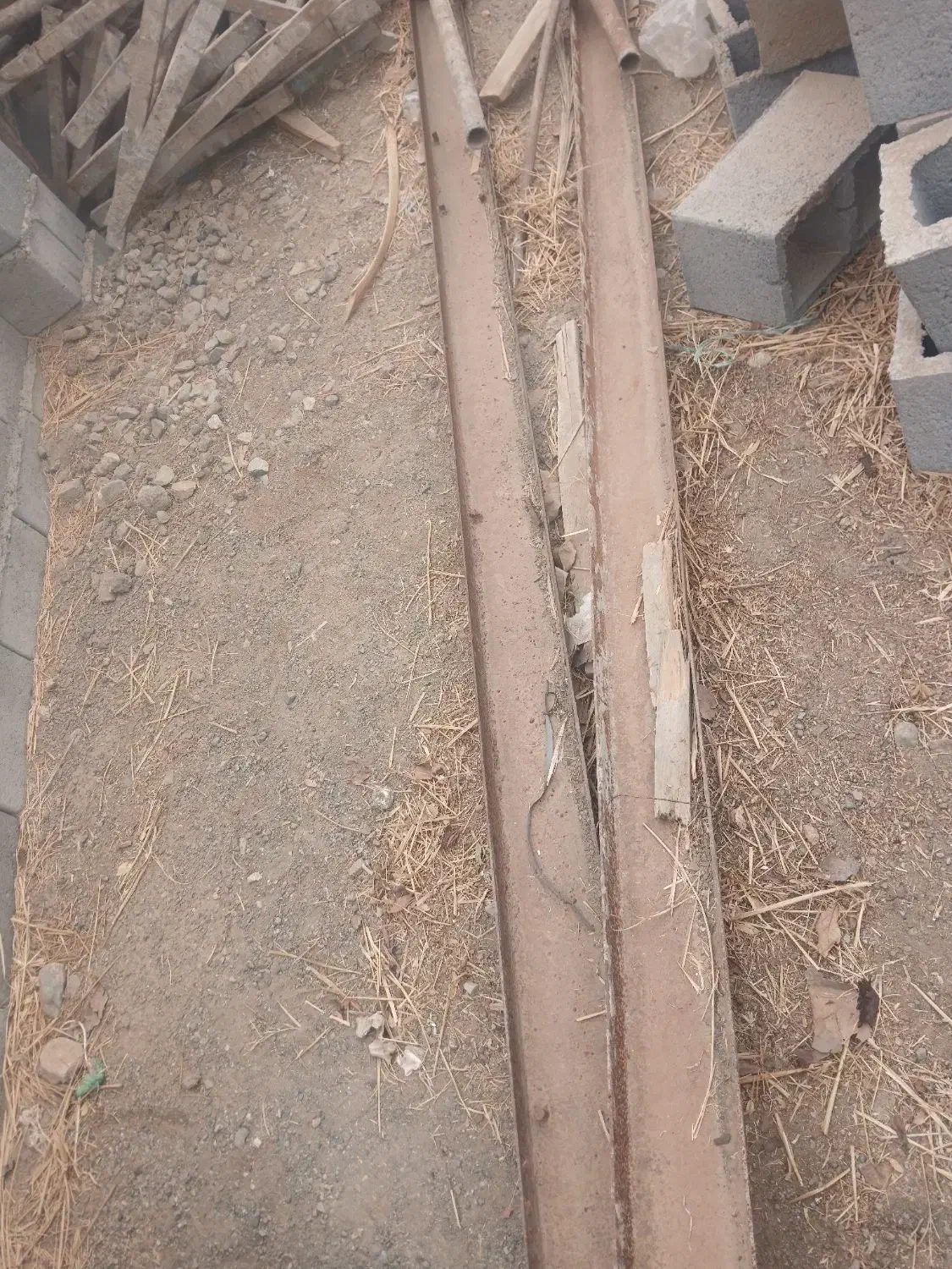 قالب تیرچه دوتا فروشی هست|مصالح و تجهیزات ساختمان|قلعه گنج, |دیوار