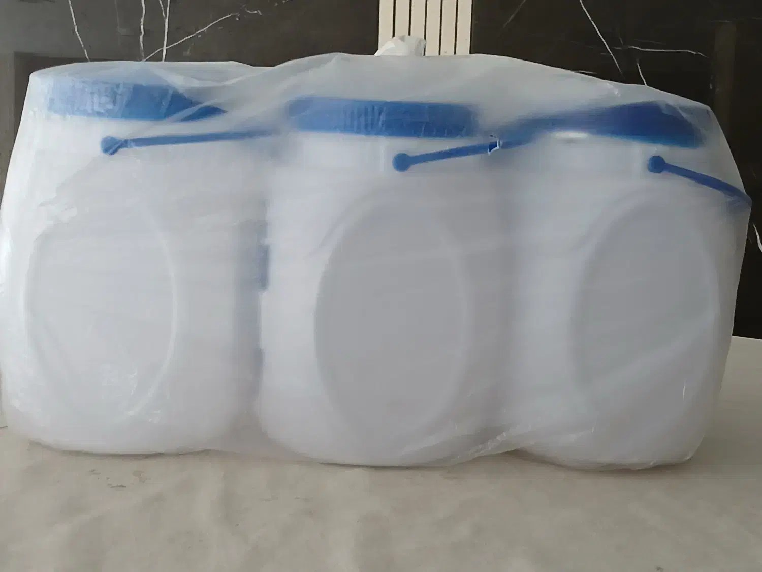 دبه ۲ کیلوئی|ظروف نگهدارنده، پلاستیکی، یک‌بارمصرف|اصفهان, باغ دریاچه|دیوار