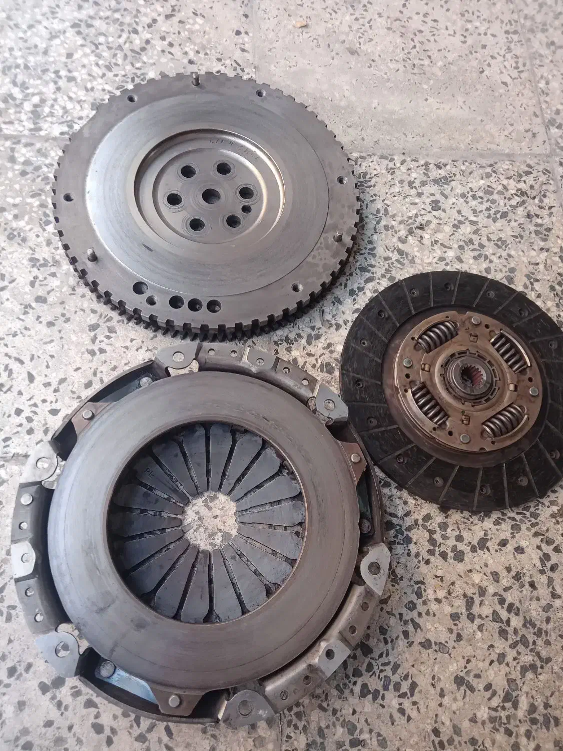 دیسک و صفحه و دنده فلایور.    مانیتور آینه ایی.|قطعات یدکی و لوازم جانبی|رشت, کوی مهر|دیوار