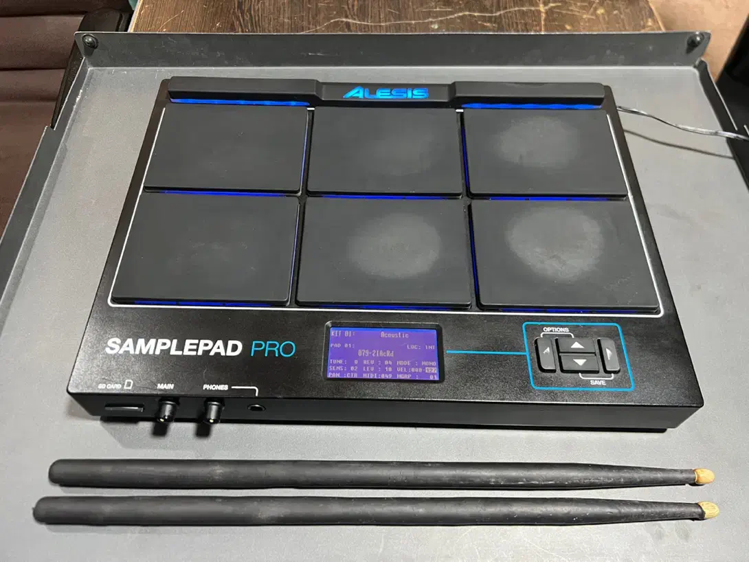 پرکاشن الیسیس|درام و پرکاشن|سنندج, |دیوار