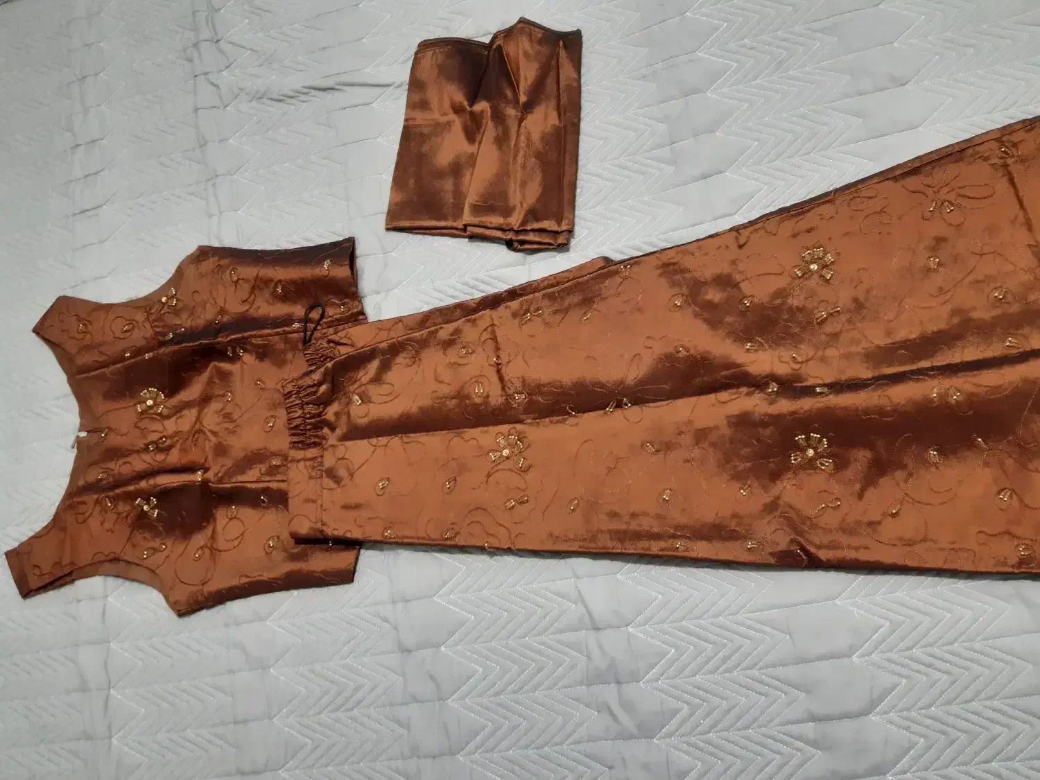 لباس مجلسی|لباس|جم, |دیوار