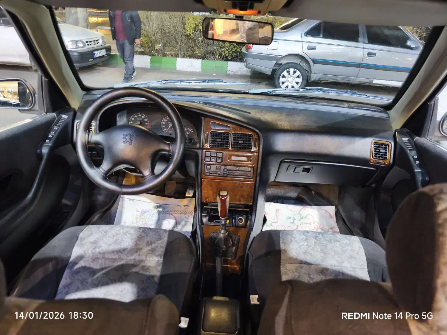 پژو پارس ۸۱ استثنایی|خودرو سواری و وانت|مشهد, امام رضا (ع)|دیوار