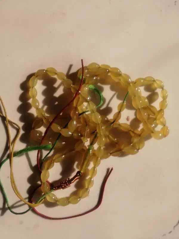 تسبیح از سنگ شاه|کلکسیون اشیاء عتیقه|کیش, |دیوار