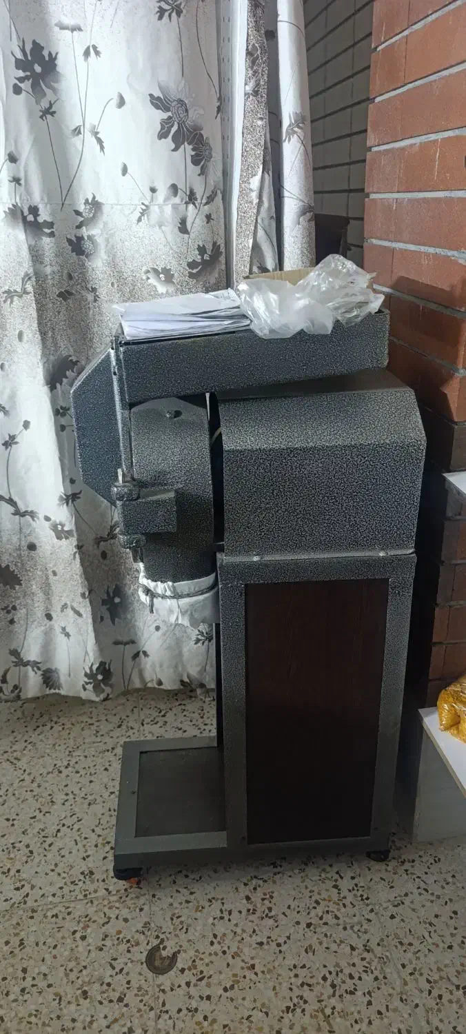 آسیاب صنعتی ایستاده|خردکن، آسیاب، غذاساز|ابرکوه, |دیوار