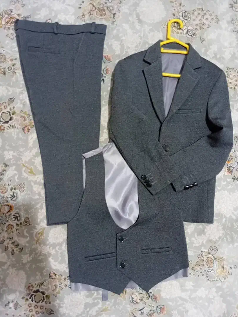 کت و شلوار پسرانه|کفش و لباس بچه|پاکدشت, پاکدشت (مامازند)|دیوار