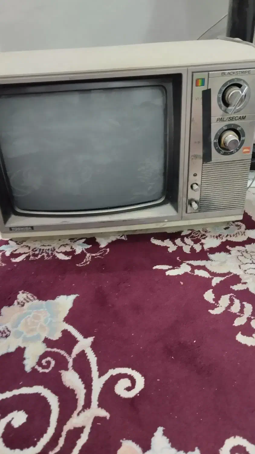 تلویزیون قدیمی|تلویزیون و پروژکتور|دزفول, |دیوار