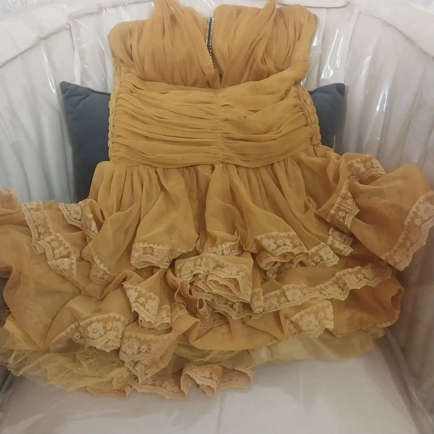 لباس مجلسی|لباس|مشهد, قائم|دیوار