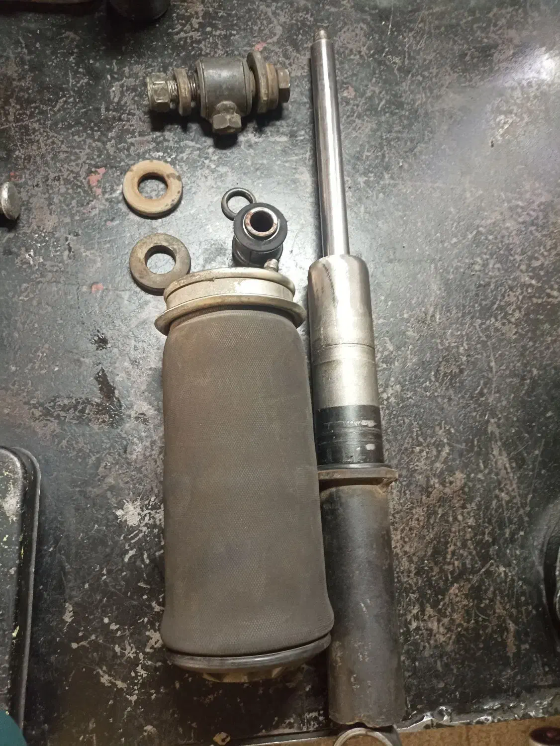 تعمیر و شارژ انواع کمک با ضمانت|قطعات یدکی و لوازم جانبی|مشهد, شهرک مهر آباد|دیوار