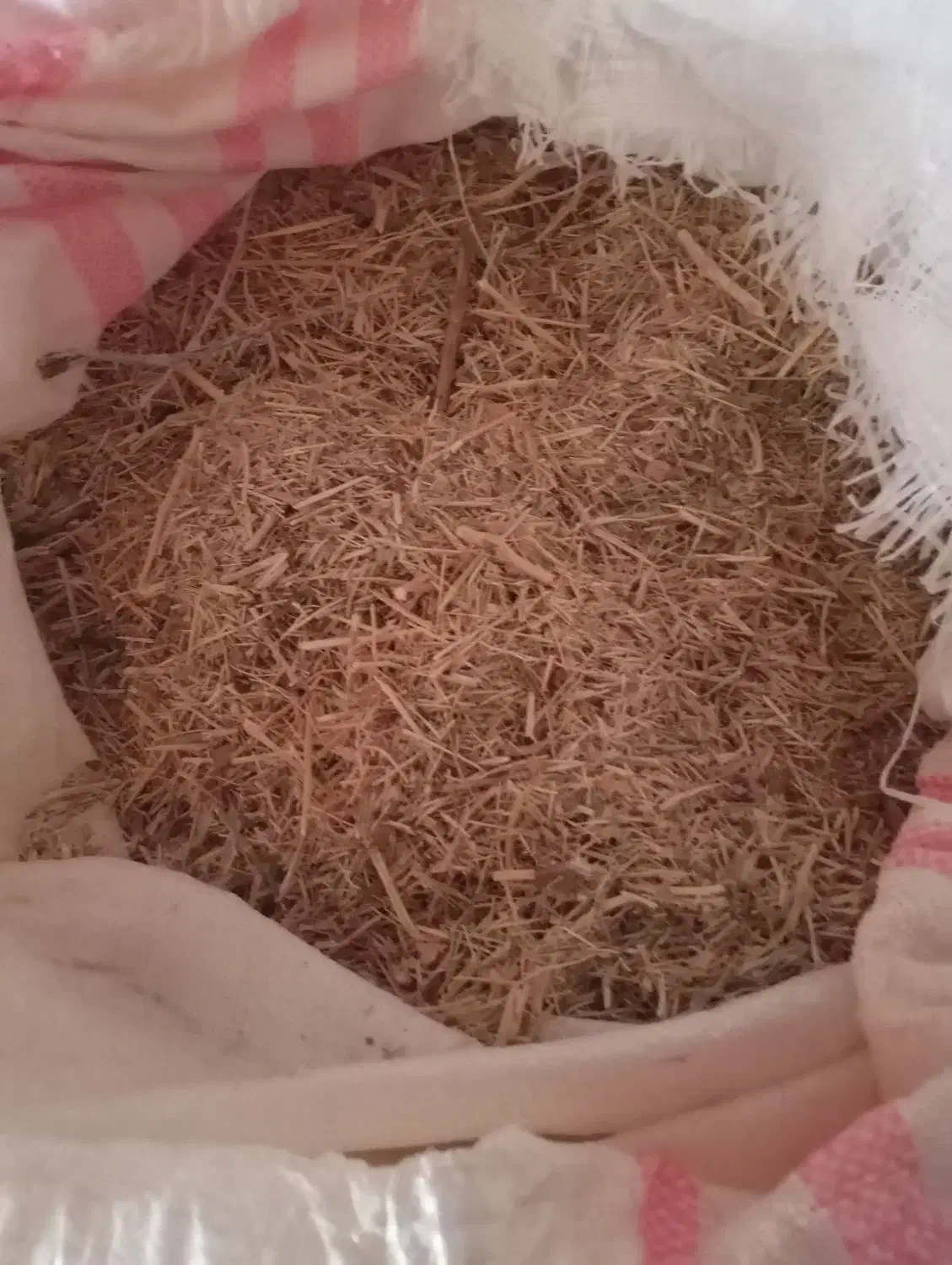 یونجه خرمن کوب شده|لوازم جانبی حیوانات|درمیان, |دیوار