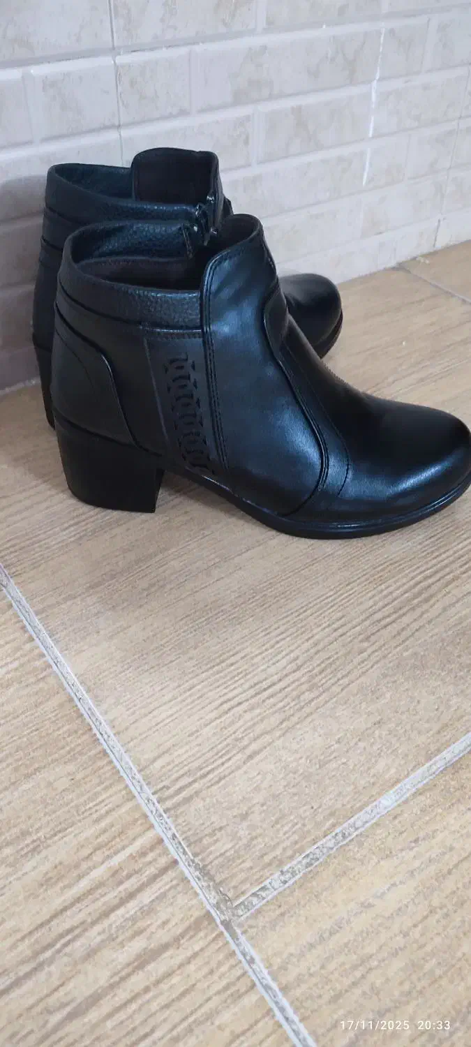 نیم بوت مجلسی بیرونی|کیف، کفش، کمربند|میانه, |دیوار