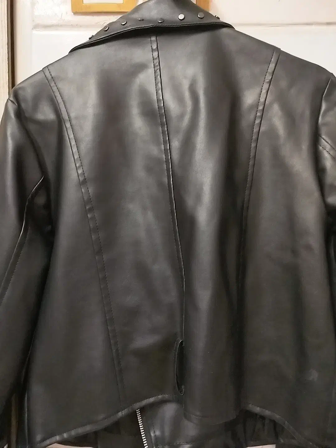 کت چرم کوتاه|لباس|یزد, |دیوار