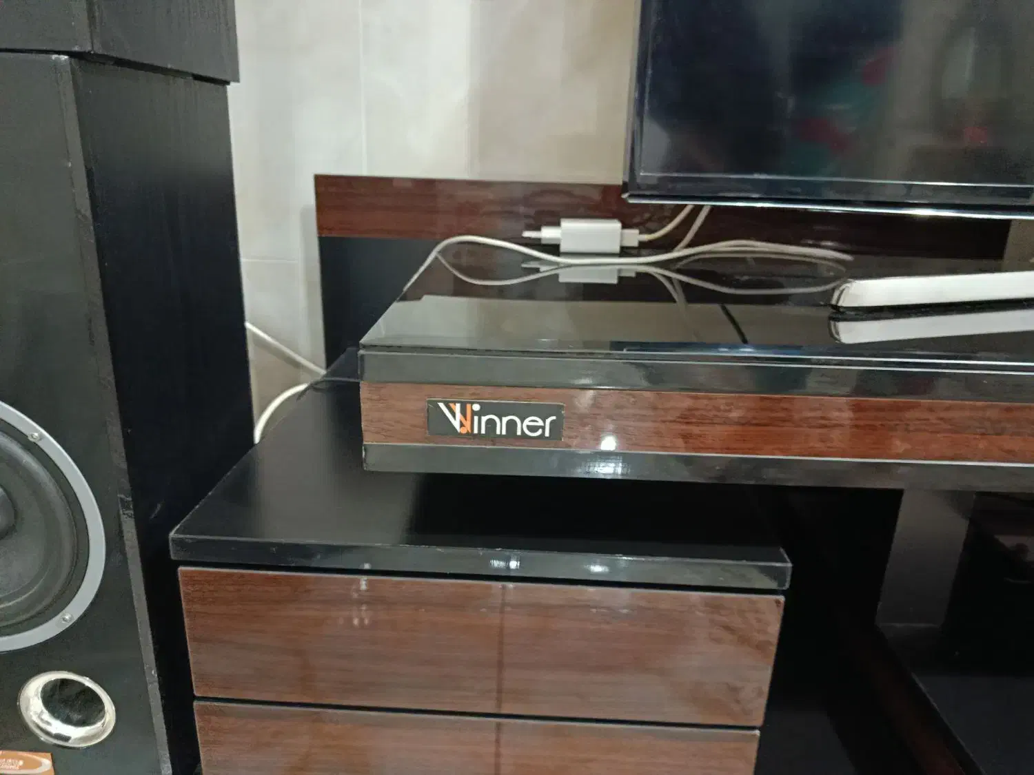 میز تلویزیون مارک vinner شرکتی|میز تلویزیون|پاکدشت, شهرک انقلاب|دیوار