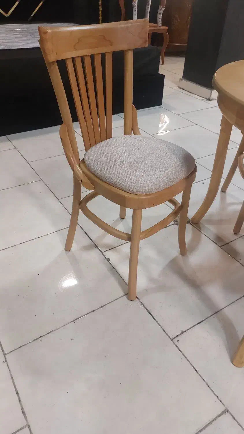 میز غذا خوری لهستانی|میز و صندلی غذاخوری|رشت, لاکان شهر|دیوار