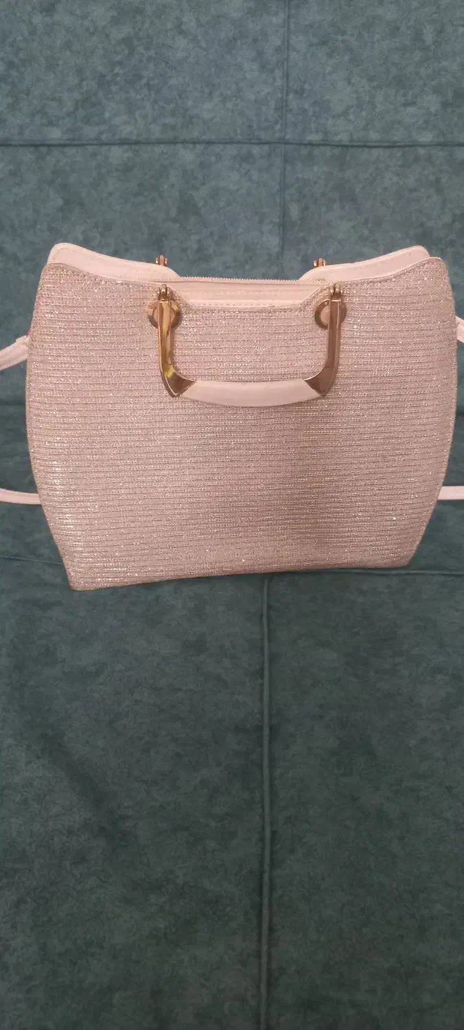 کیف مجلسی|کیف، کفش، کمربند|قم, شهر قائم|دیوار