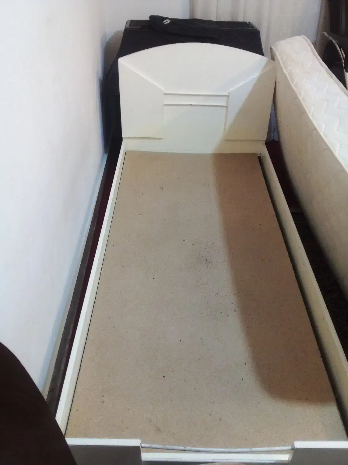 تخت خواب نوجوان درحدنو|تخت و سرویس خواب|بم, |دیوار