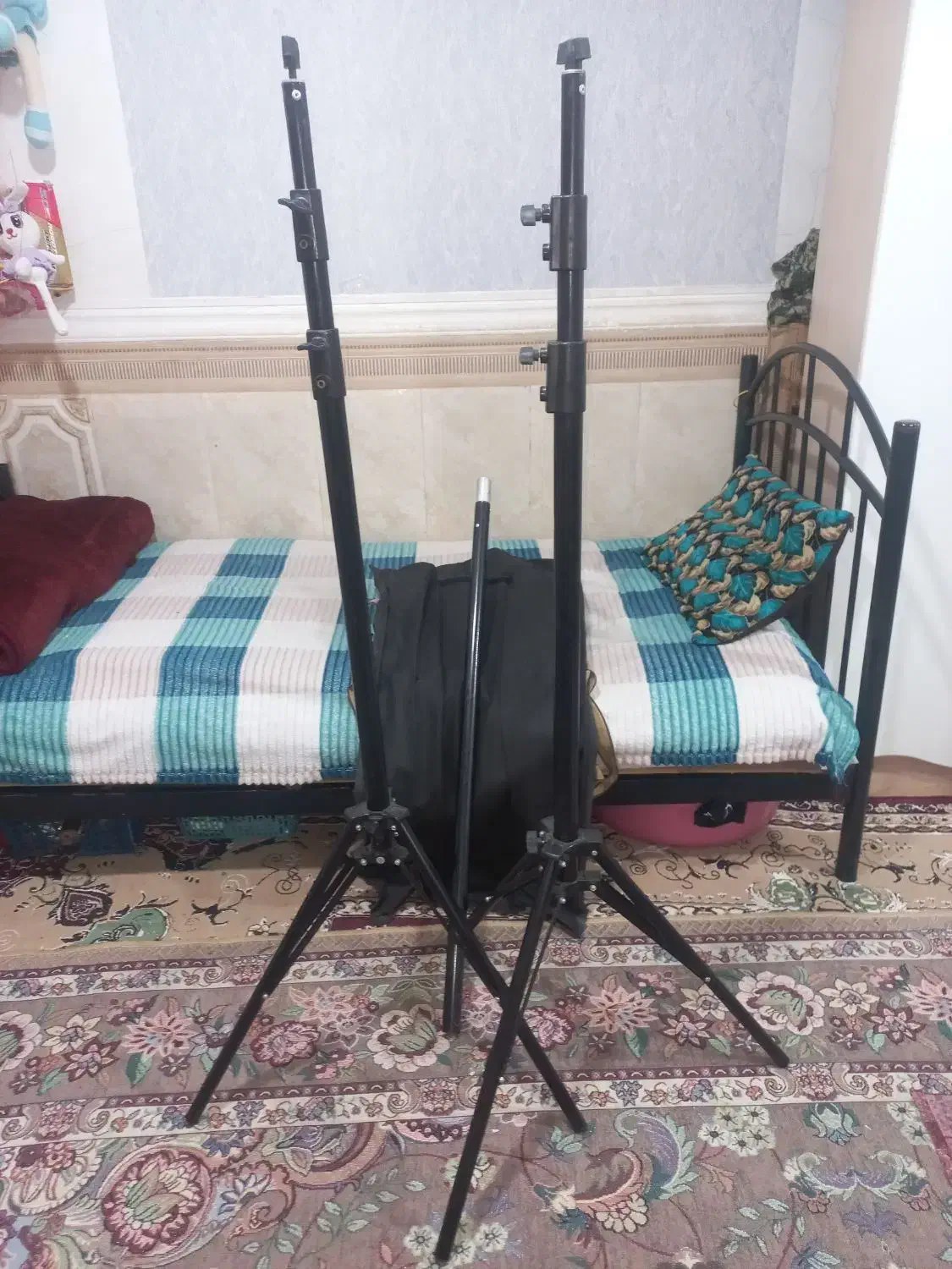 دو عدد پایه دوربین تاشو همراه باکیف ویک لوله زاپاس|دوربین عکاسی و فیلم‌برداری|بندر امام خمینی, |دیوار